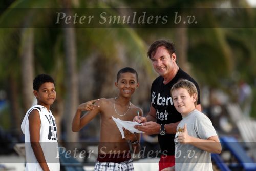 Curacao 2 januari 2009
Gerard Joling hard aan het lopen op Curacao. Hij loopt elke dag 10 km om fit te blijven.
Peter Smulders bv