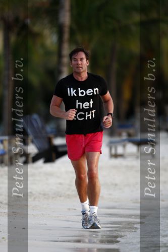 Curacao 2 januari 2009
Gerard Joling hard aan het lopen op Curacao. Hij loopt elke dag 10 km om fit te blijven.
Peter Smulders bv