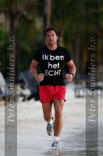 Curacao 2 januari 2009
Gerard Joling hard aan het lopen op Curacao. Hij loopt elke dag 10 km om fit te blijven.
Peter Smulders bv