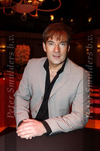 Amsterdam 7 februari 2008
Perspresentatie van sbs 6 net 5 en veronica in de angel studio\'s. Gerard Joling
