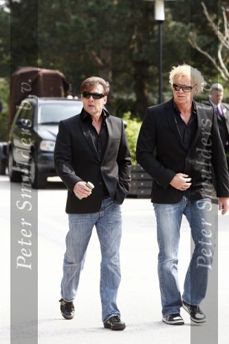Amsterdam 14 april 2009
Crematie Mien Froger op westgaarde. Gerard Joling met Wino Omtzigt
Peter Smulders bv