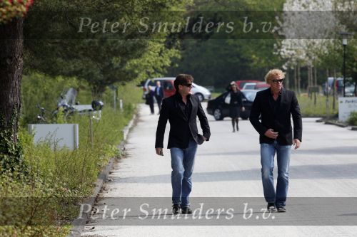 Amsterdam 14 april 2009
Crematie Mien Froger op westgaarde. Gerard Joling met Wino Omtzigt
Peter Smulders bv