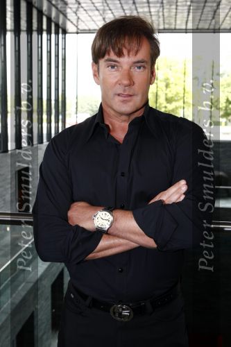 Hilversum 14 augustus 2008
Presentatie SBS met Popstars en het beste idee van Nederland bij beeld en geluid p het mediapark. Gerard Joling