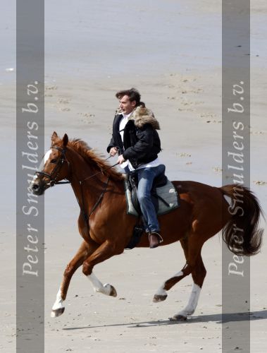 Schagen 17 april 2008
Opnames videoclip Gerard Joling met paarden op het strand. Geert Hoes en Wino Ontzigt zijn ook aanwezig.
Peter Smulders bv