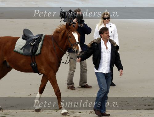 Schagen 17 april 2008
Opnames videoclip Gerard Joling met paarden op het strand. Geert Hoes en Wino Ontzigt zijn ook aanwezig.
Peter Smulders bv