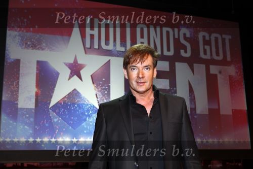 Hilversum26 maart 2008
Perspresentatie Holland\'s got talent in theater Gooiland met Gerard Joling Patricia Paay Viktor Brand en Henkjan Smits.
Peter Smulders bv