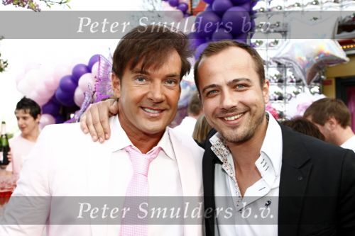 Amsterdam 27 april 2009
Feestje van Gerard Joling voor zijn 49e verjaardag bij cafe het Kalfje. Geert Hoes
Peter Smulders bv