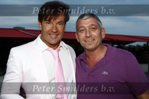 Amsterdam 27 april 2009
Feestje van Gerard Joling voor zijn 49e verjaardag bij cafe het Kalfje. Gerard met Max
Peter Smulders bv
