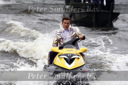 Amsterdam 30 september 2008
Persconferentie van de toppers Rene Froger Gordon en Gerard Joling ivm hun deelname aan het songfestival in het amstel hotel. toppers op jet ski\'s
Peter Smulders bv