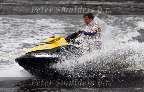 Amsterdam 30 september 2008
Persconferentie van de toppers Rene Froger Gordon en Gerard Joling ivm hun deelname aan het songfestival in het amstel hotel. toppers op jet ski\'s
Peter Smulders bv
