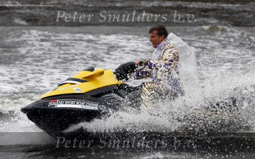 Amsterdam 30 september 2008
Persconferentie van de toppers Rene Froger Gordon en Gerard Joling ivm hun deelname aan het songfestival in het amstel hotel. toppers op jet ski\'s
Peter Smulders bv