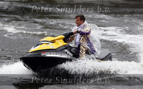 Amsterdam 30 september 2008
Persconferentie van de toppers Rene Froger Gordon en Gerard Joling ivm hun deelname aan het songfestival in het amstel hotel. toppers op jet ski\'s
Peter Smulders bv