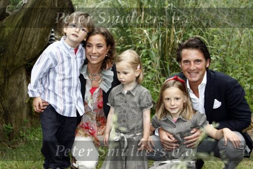 Apeldoorn 30 mei 2008
Prins Maurits Prinses Marilene en hun kinderen Prinses Anna Prins Lucas en Prinses Felicia  tijdens fotoshoot vanwege 10 jarig huwelijk in de apenheul.