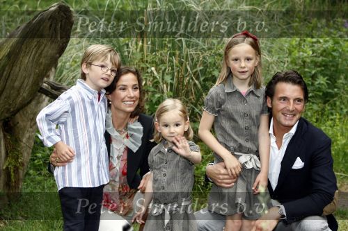 Apeldoorn 30 mei 2008
Prins Maurits Prinses Marilene en hun kinderen Prinses Anna Prins Lucas en Prinses Felicia  tijdens fotoshoot vanwege 10 jarig huwelijk in de apenheul.