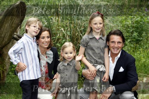 Apeldoorn 30 mei 2008
Prins Maurits Prinses Marilene en hun kinderen Prinses Anna Prins Lucas en Prinses Felicia  tijdens fotoshoot vanwege 10 jarig huwelijk in de apenheul.