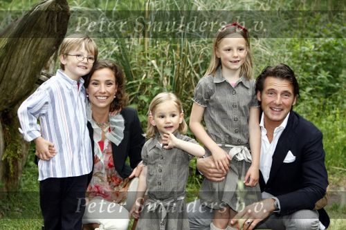 Apeldoorn 30 mei 2008
Prins Maurits Prinses Marilene en hun kinderen Prinses Anna Prins Lucas en Prinses Felicia  tijdens fotoshoot vanwege 10 jarig huwelijk in de apenheul.