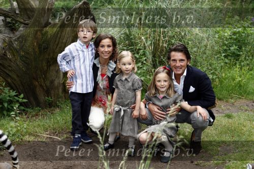 Apeldoorn 30 mei 2008
Prins Maurits Prinses Marilene en hun kinderen Prinses Anna Prins Lucas en Prinses Felicia  tijdens fotoshoot vanwege 10 jarig huwelijk in de apenheul.
