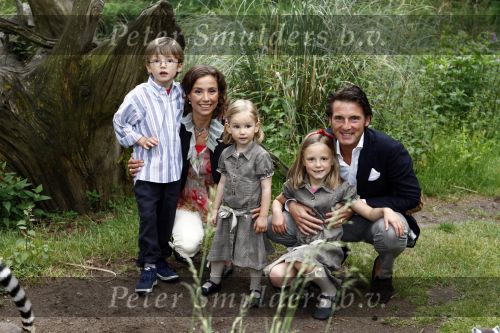 Apeldoorn 30 mei 2008
Prins Maurits Prinses Marilene en hun kinderen Prinses Anna Prins Lucas en Prinses Felicia  tijdens fotoshoot vanwege 10 jarig huwelijk in de apenheul.