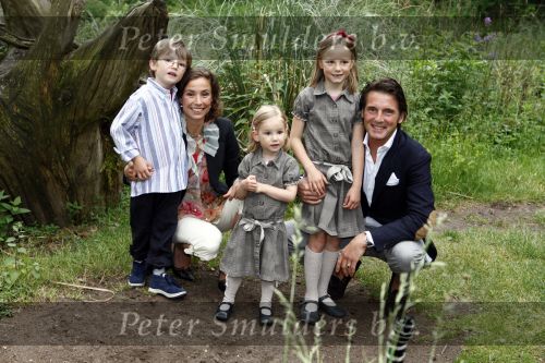 Apeldoorn 30 mei 2008
Prins Maurits Prinses Marilene en hun kinderen Prinses Anna Prins Lucas en Prinses Felicia  tijdens fotoshoot vanwege 10 jarig huwelijk in de apenheul.