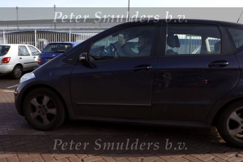 Amsterdam 25 februari 2008
Chiel Beelen steekt middelvinger op in auto.
Peter Smulders bv