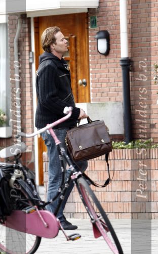 Amsterdam 7 maart 2008
Gijs Staverman op straat.
Peter Smulders bv