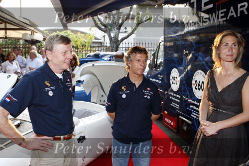Brescia 15 mei 2008
Start van de Mille Miglia in Brescia. State of art rijdt met 2 porsches mee. 
Gijs v Lennep en Jan Lammers