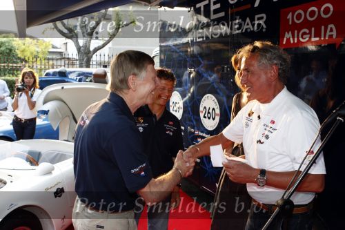 Brescia 15 mei 2008
Start van de Mille Miglia in Brescia. State of art rijdt met 2 porsches mee. 
Gijs v Lennep Jan Lammers en Albert en Evelyne Westerman