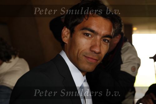 Noordwijk 3 juni 2008
Het Nederlands elftal vertrekt vanaf hotel huis ter Duin naar Schiphol voor het EK voetbal in Zwitserland en Oostenrijk. 
Giovanni v Bronckhorst