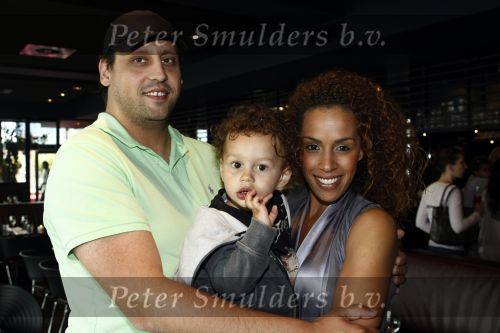 Amsterdam 12 juni 2008
Glennis Grace met zoontje Antony en vriend Moos