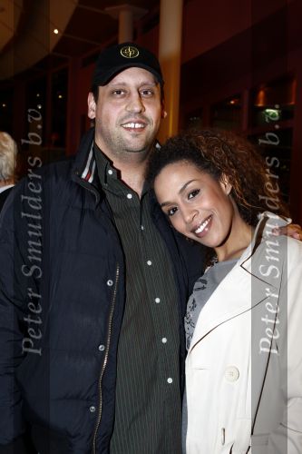 Hoorn 17 maart 2009
Premiere Five guys named moe in de schouwburg van Haarlem. Glennis Grace met vriend Moos
Peter Smulders bv