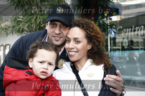 Rotterdam 22 maart 2009
Premiere Piet Piraat in het oude Luxor. Glennis Grace met zoon Tomy en vriend Moos
Peter Smulders bv