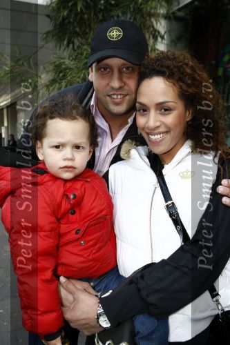 Rotterdam 22 maart 2009
Premiere Piet Piraat in het oude Luxor. Glennis Grace met zoon Tomy en vriend Moos
Peter Smulders bv