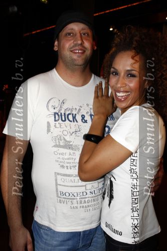Amsterdam 24 september 2008
Glennis Grace presentatie van haar nieuwe cd bij de smet studio.
Glennis met vriend Moos