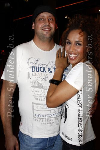 Amsterdam 24 september 2008
Glennis Grace presentatie van haar nieuwe cd bij de smet studio.
Glennis met vriend Moos