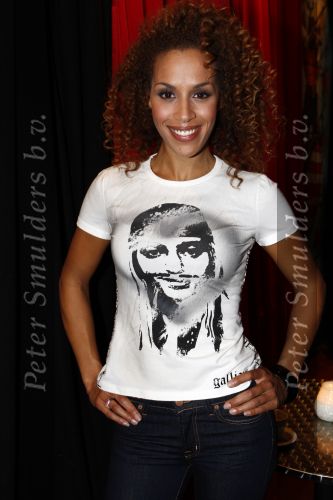 Amsterdam 24 september 2008
Glennis Grace presentatie van haar nieuwe cd bij de smet studio.
