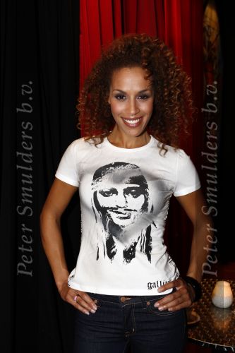 Amsterdam 24 september 2008
Glennis Grace presentatie van haar nieuwe cd bij de smet studio.