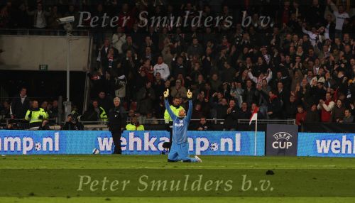 Eindhoven, 12 Maart 2008
UEFA 1/8 finale PSV-Tottenham Hotspur FC, eindstand 0-1
PSV wint na verlenging en straschoppen met 6-5 en gaat door naar de 1/4 Finale
De grote man Gomes  en Riny Pasmans op achtergrond
