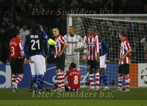 Eindhoven, 12 December 2007
Champions League wedstrijd PSV-Internationale Milan, eindstand 0-1 Seizoen 2007/2008
Gomes en rood voor Edison Mendez