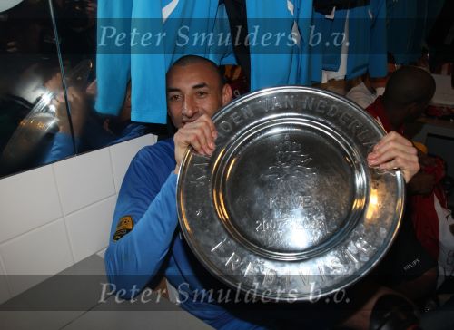 Arnhem, 20 April 2008 Kompetitiewedstrijd Vitesse-PSV, eindstand 0-1 Seizoen 2007/2008
PSV Landskampioen 
Doelman Huerelho Gomes met de kampioensschaal
