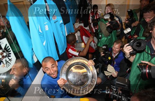 Arnhem, 20 April 2008 Kompetitiewedstrijd Vitesse-PSV, eindstand 0-1 Seizoen 2007/2008
PSV Landskampioen 
Doelman Huerelho Gomes met de kampioensschaal