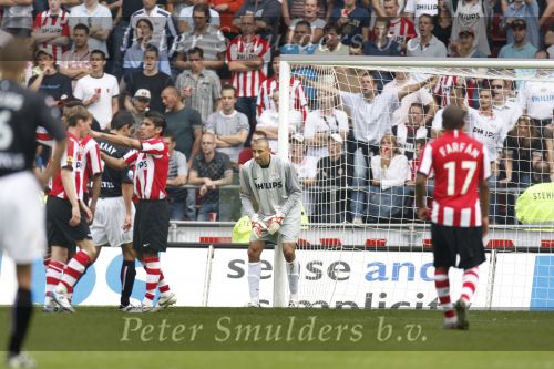 Eindhoven, 23 September 2007 Seizoen 2007/2008 Kompetitewedstrijd PSV-Feyenoord, eindstand 4-0
Gomes