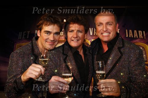 Hilversum 1 februari 2009
De toppers Gordon Rene Froger en Jeroen v d Boom tijdens het nationale songfestival in studio 22.
Jack v Gelder presenteert het programma.
Peter Smulders bv