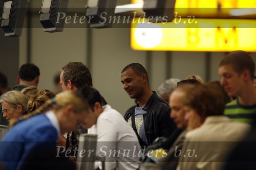 Schiphol 5 juli 2007
Gordon met zijn nieuwe vriend Edwin  en oa Ruud Gullit Christine Kroonenberg en Marc v d Linden op schiphol. Ze gaan de verjaardag van Gordon vieren op Mykanos.