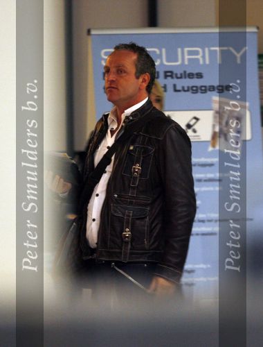 Schiphol 5 juli 2007
Gordon met zijn nieuwe vriend Edwin  en oa Ruud Gullit Christine Kroonenberg en Marc v d Linden op schiphol. Ze gaan de verjaardag van Gordon vieren op Mykanos.