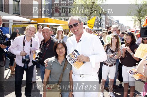 Amsterdam 7 mei 2008
Gordon verkoopt verzekeringen op de albert cuypmarkt en eet daarna een lekker patatje / frietje.
Peter Smulders bv