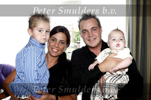 Amsterdam 13 juni 2008
Papa van het jaar verkiezing. Grad Damen met vrouw en kinderen