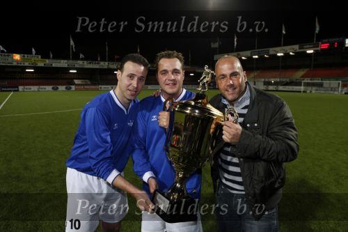 Volendam 24 maart 2009
Artiesten volendam waaronder Jan Smit en Simon Keizer voetballen in het stadion van Volendam tegen oa Mental Theo nabuurs Grad Damen en Rashid. Dick Jol is de scheidsrechter. Uiteindelijk wint brabant met 2-4
Peter Smulders bv