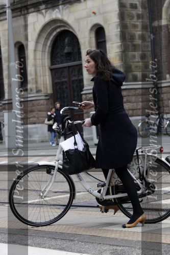 Amsterdam 4 april 2009
Halina Reijn  op de fiets in amsterdam.
Peter Smulders bv