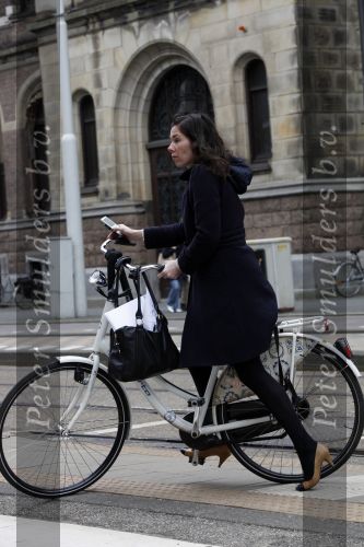 Amsterdam 4 april 2009
Halina Reijn  op de fiets in amsterdam.
Peter Smulders bv