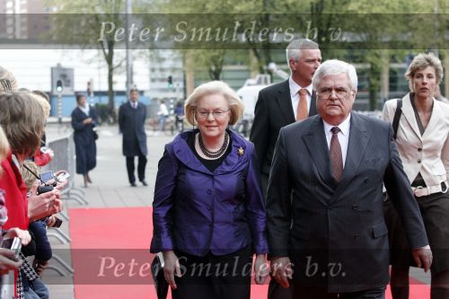 Utrecht 28 april 2009
Pieter v Vollenhoven viert zijn 70e verjaardag in het Beatrix theater in Utrecht. hanja Maij Weggen met man Peter Maij
Peter Smulders bv